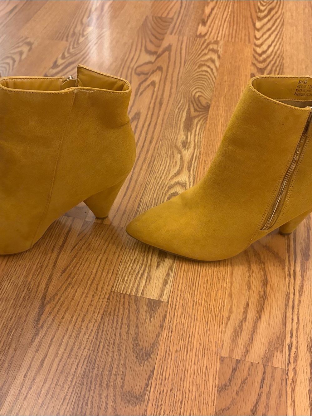 ShoeDazzle Kaylee Cone-Heeled Ankle Boots. Great shape size 9 - Picture 2 of 6